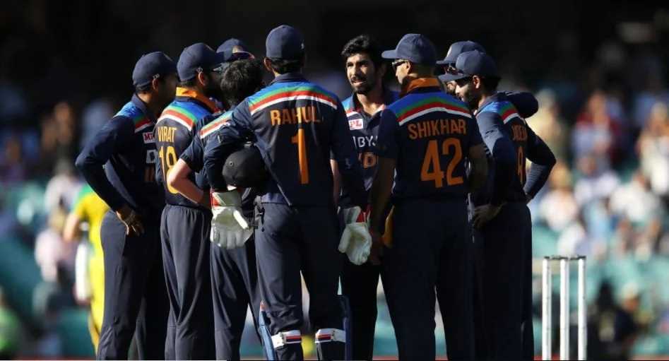 अब इंग्लैंड से भिड़ने की तैयारी में भारत, खेलने है चार टेस्ट, पांच टी-20 और तीन वनडे अब इंग्लैंड से भिड़ने की तैयारी में भारत, खेलने है चार टेस्ट, पांच टी-20 और तीन वनडे